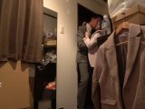 我慢できない…玄関セックス 扉一枚隔てた向こうは外。バリキャリOLの汚部屋でNGR 一条みお