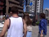 無自覚な着衣巨乳奥様限定でインタビューとナンパしてエロ質問！若妻さんは水色の下着を露出してのエロポーズ！緩すぎる巨乳妻にナシクズシの中出しSEX！