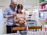 夫が出社して帰宅する定時9時から18時まで…義父と’孫作り’の中出しSEXに励んでいます―。 善場まみ